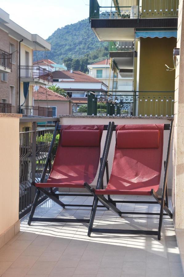 Viale Repubblica 307 6 Apartment Пиетра Лигуре Екстериор снимка